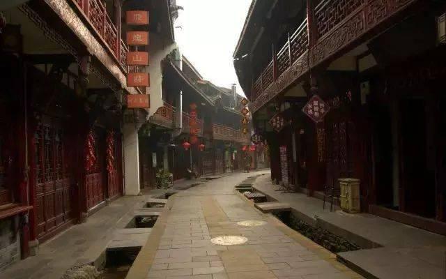 “拆豆豆”非法募集7万名投资者30亿余元，六人今在沪受审｜今日法治硬核