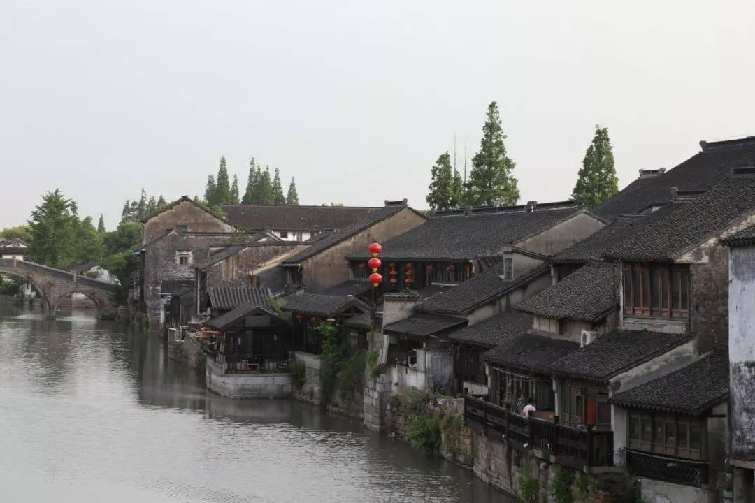 湖南特种兵出身的他，自称中国第一“悍匪”，跨三国娶了5个老婆